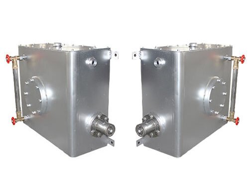 Shaft lubrication oil tank
